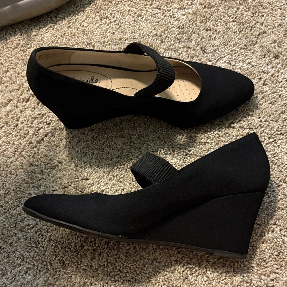 Life Stride Black Wedge Shoes